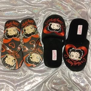 NWT Set of 2 Betty Boop Slippers
